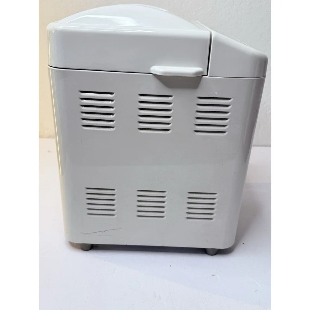 Breadman TR-440 Automatic Bread Maker 1.5 Lb Loaf Homemaker Fresh Baked‎ Easy